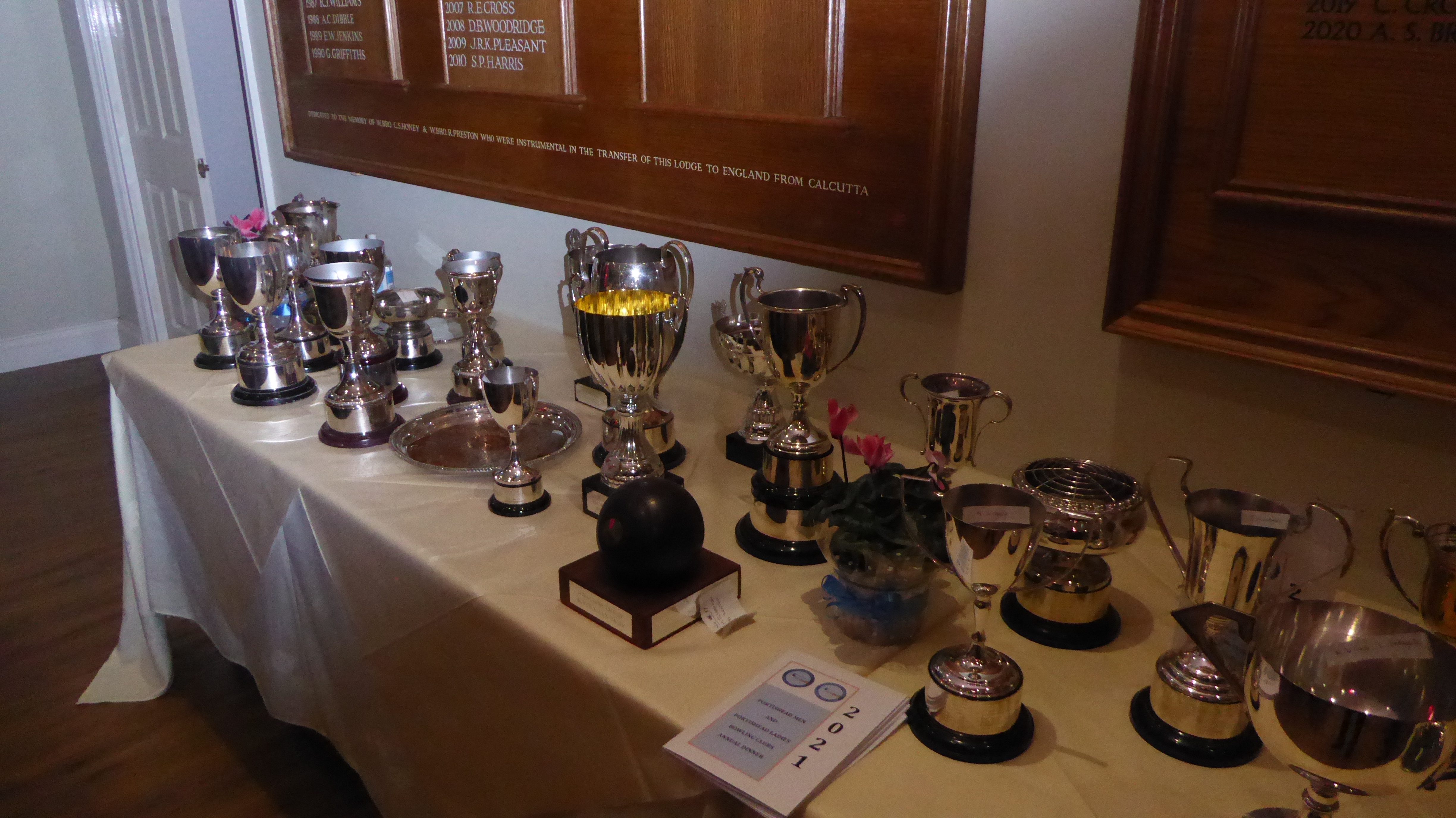 Cups & Trophies
